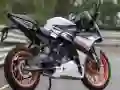 Cluiche RC 125 Sleamhnú ar líne Cluiche RC 125 Sleamhnú ar líne